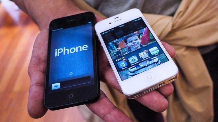 How to hand off your old iPhone to family or friends