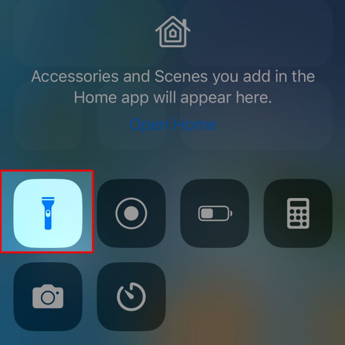 Activate your iPhone, iPad or Apple Watch flashlight from Control Center