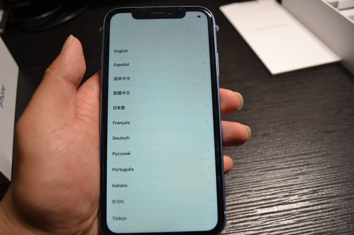 How to set up your new iPhone XR the right way