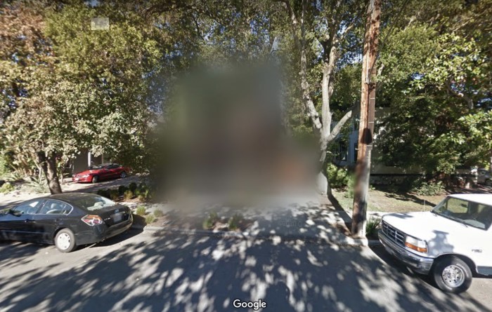 How to blur out your home in Apple Maps and Google Maps